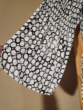 Black & White Womens Flowey And Super Light And Comfortable Shirt.